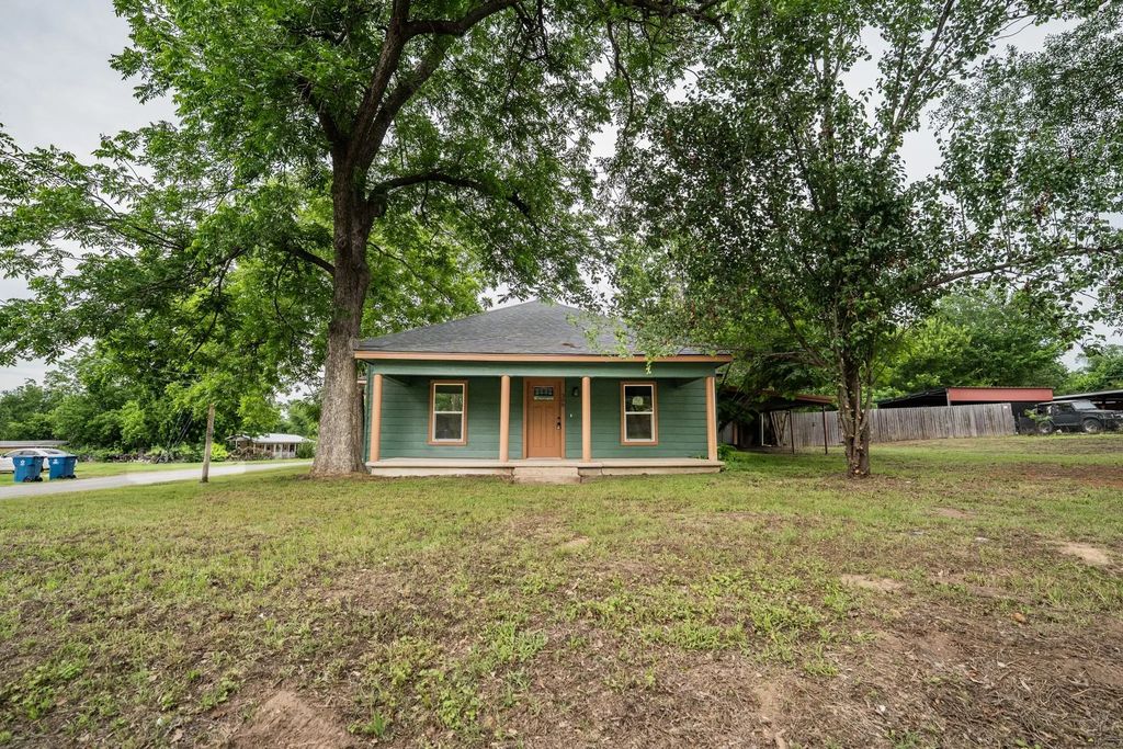 308 W Pine Street, Winnsboro