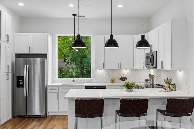 5647 Live Oak Street 105, Dallas