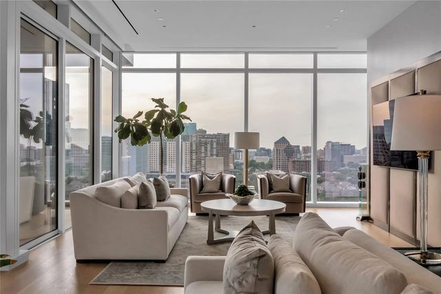 1747 Leonard Street 1402, Dallas