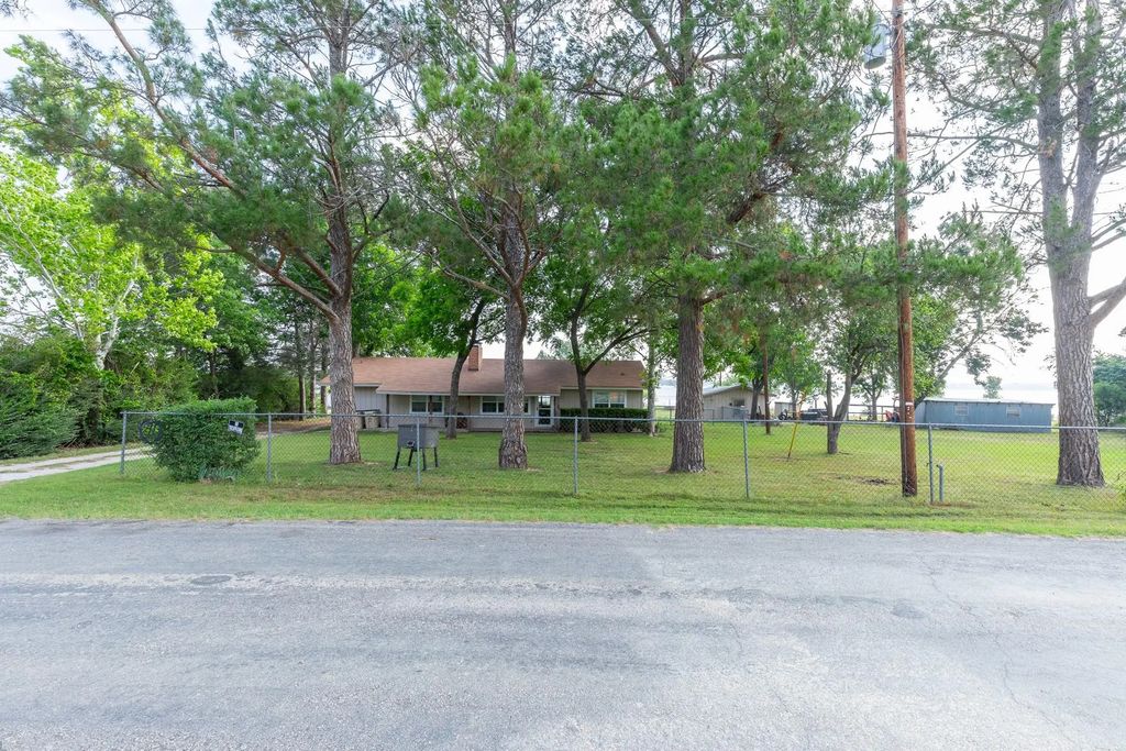 813 County Road 237, Eastland