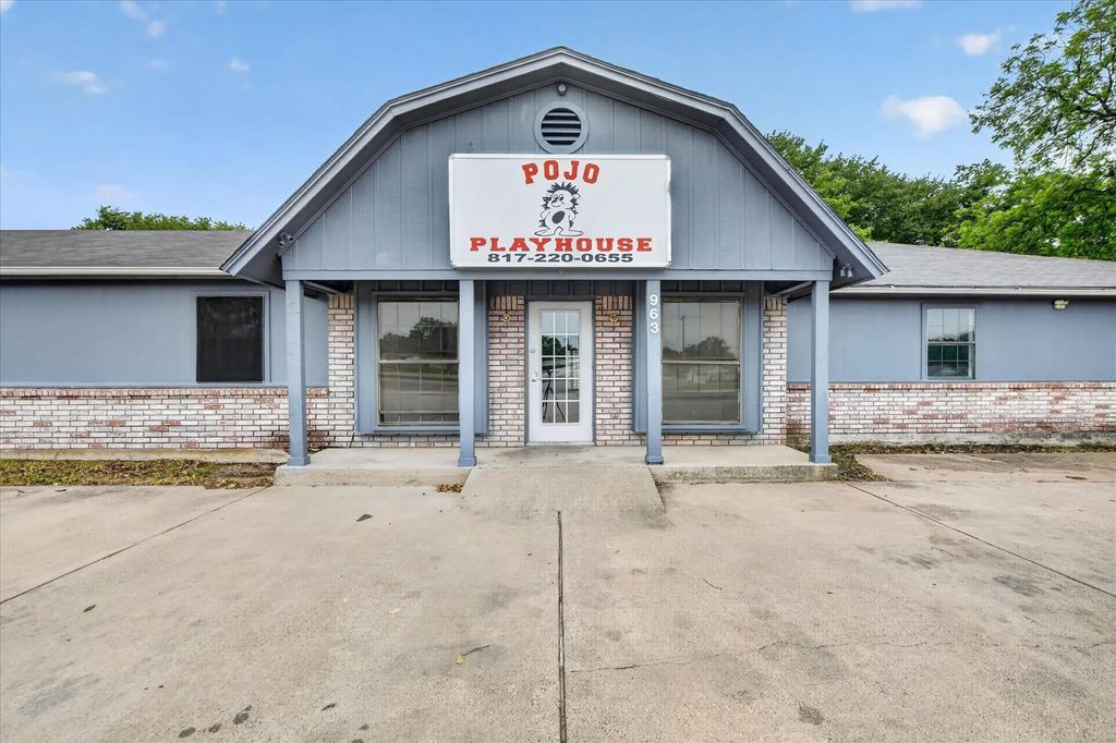 936 E Highway 199, Springtown