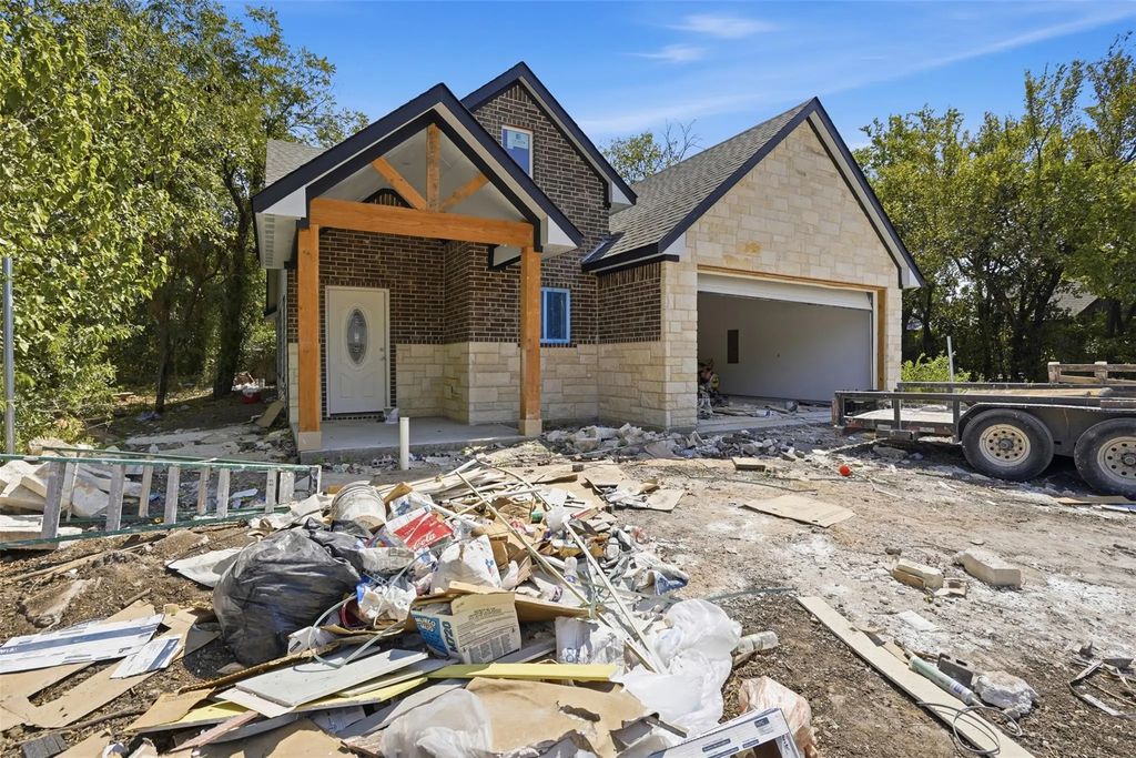 306 Royal Street, Cleburne