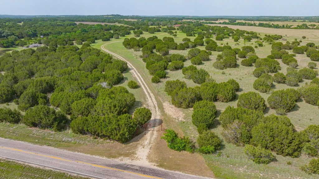 5544 Fm 927, Walnut Springs