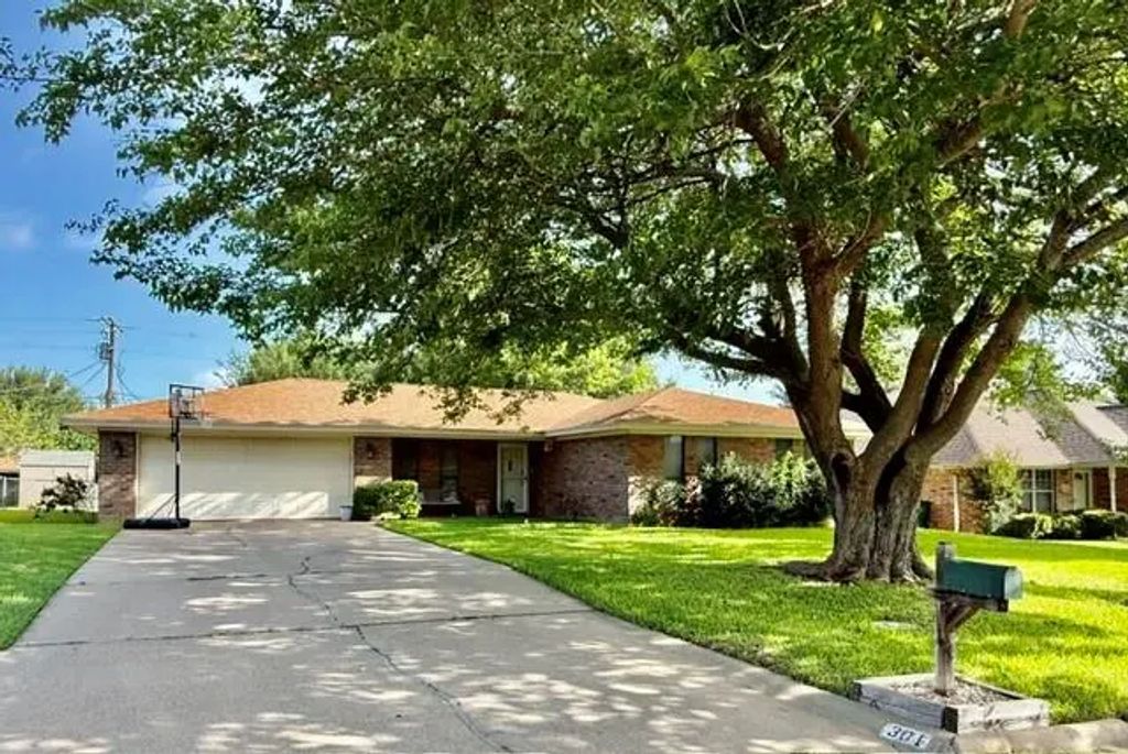 301 Bluebonnet Street, Stephenville