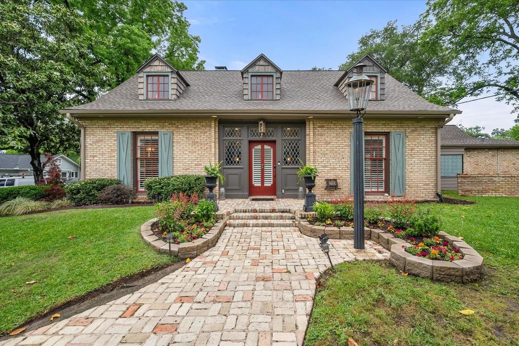 1111 Governors Drive, Corsicana