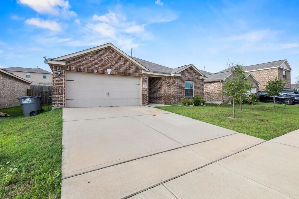 4308 Cat Tail Way, Forney