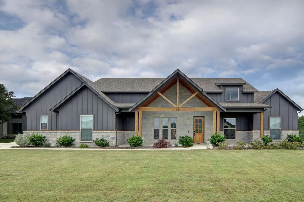 242 Coalson Crossing, Azle