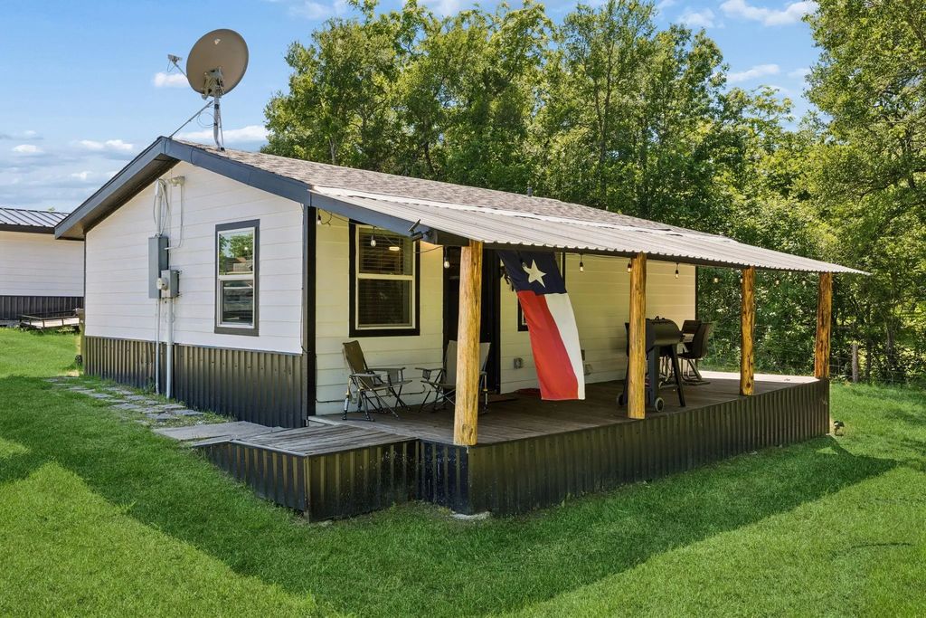 111 Mitchell Road, Sherman