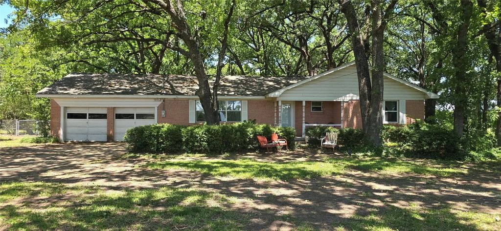 610 N Fm Road 1389, Combine