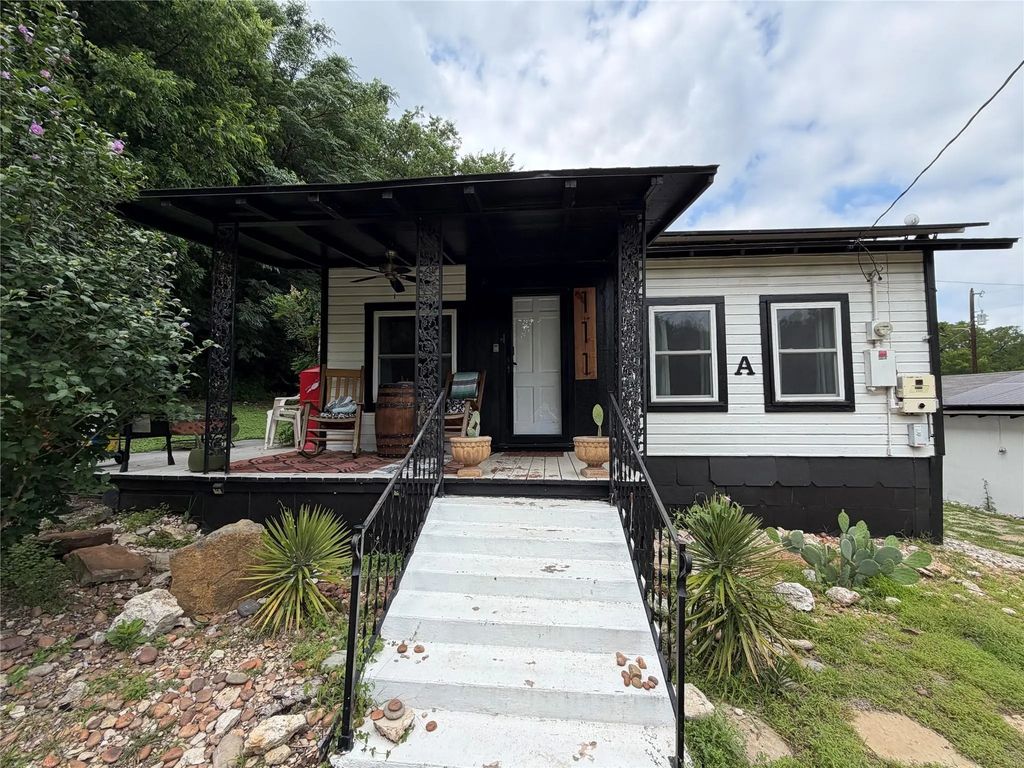 111 Apache Trail, Whitney