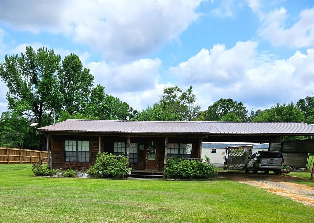 211 Holly Springs Church Road, Coushatta