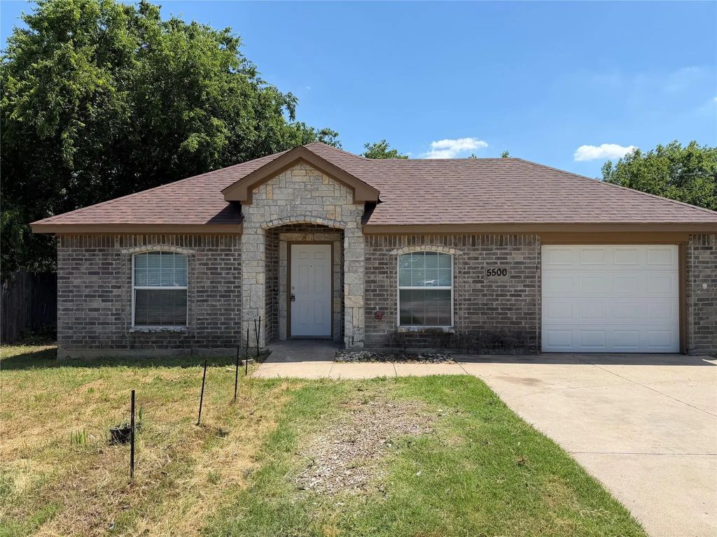 5500 David Strickland Road, Fort Worth