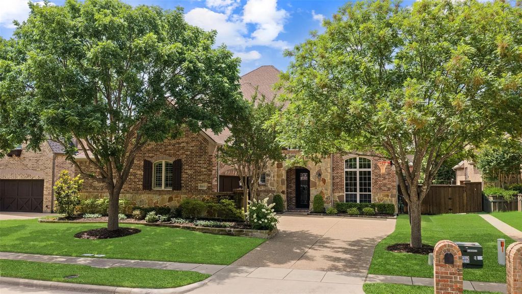 8105 Blue Hole Court, McKinney
