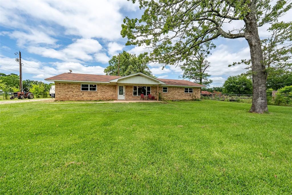 7037 E U.s. Hwy 80, Hawkins