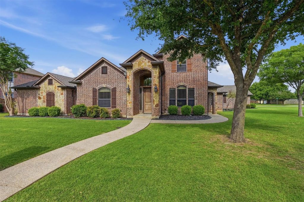 201 Hillside Lane, Lindsay