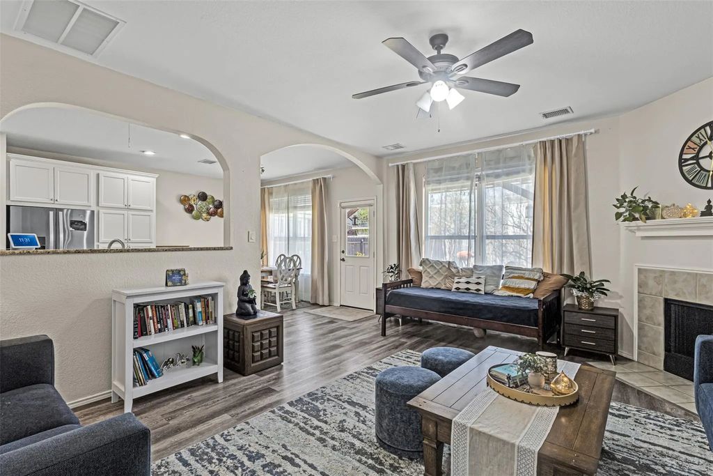 11833 Porcupine Drive, Fort Worth