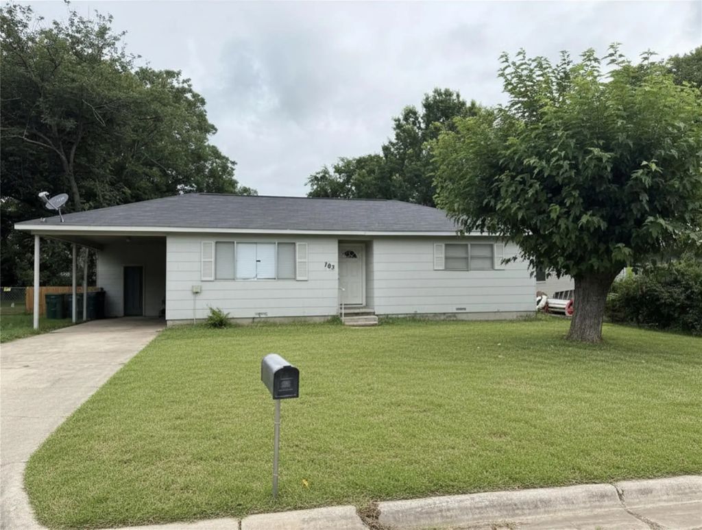 703 Walter Road, Gainesville