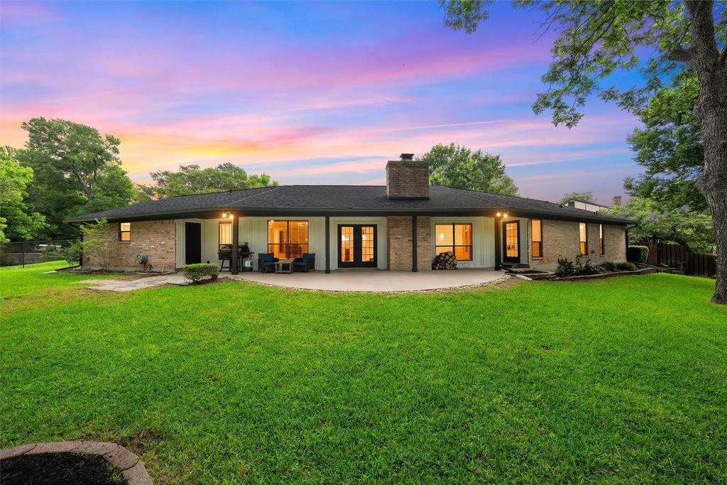 3241 Village Park Drive, Waco