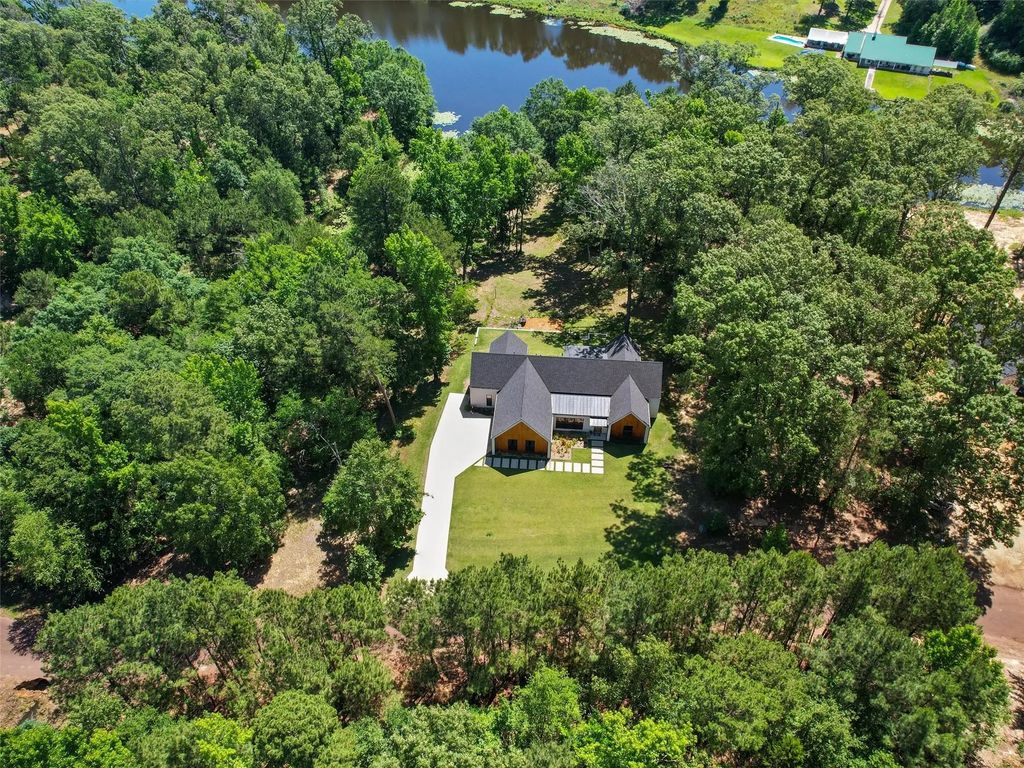 800 John Dean Road, Gilmer