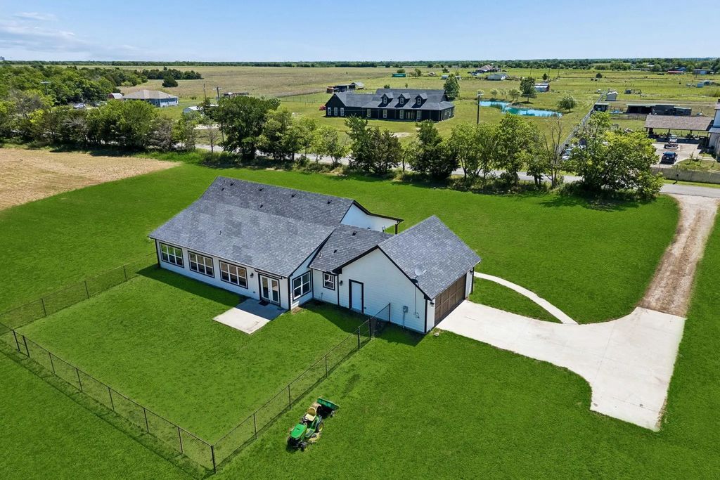 2584 County Road 2134, Caddo Mills
