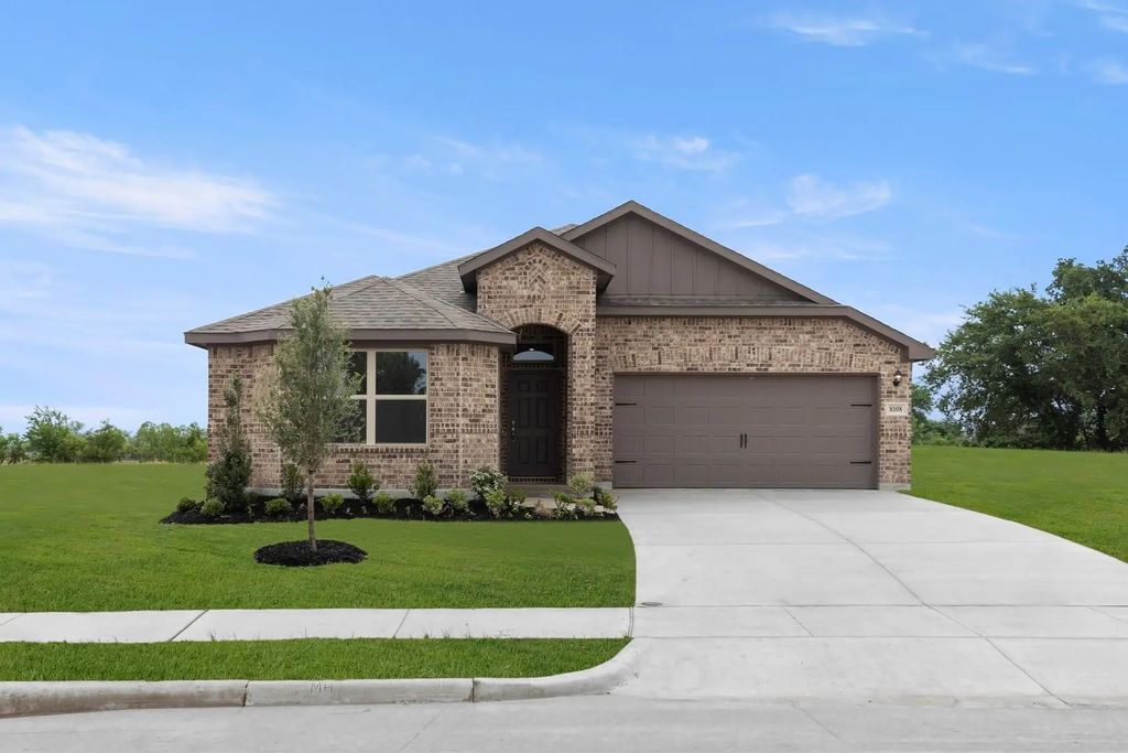 8108 Kingfisher Road, Aubrey