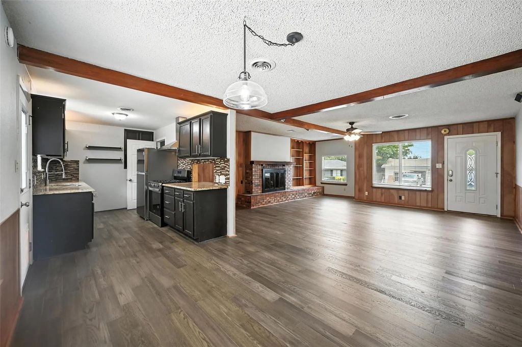 302 Young Drive, Allen