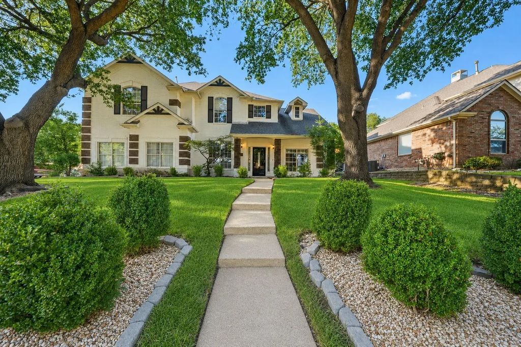 1905 Lakeway Drive, Rowlett