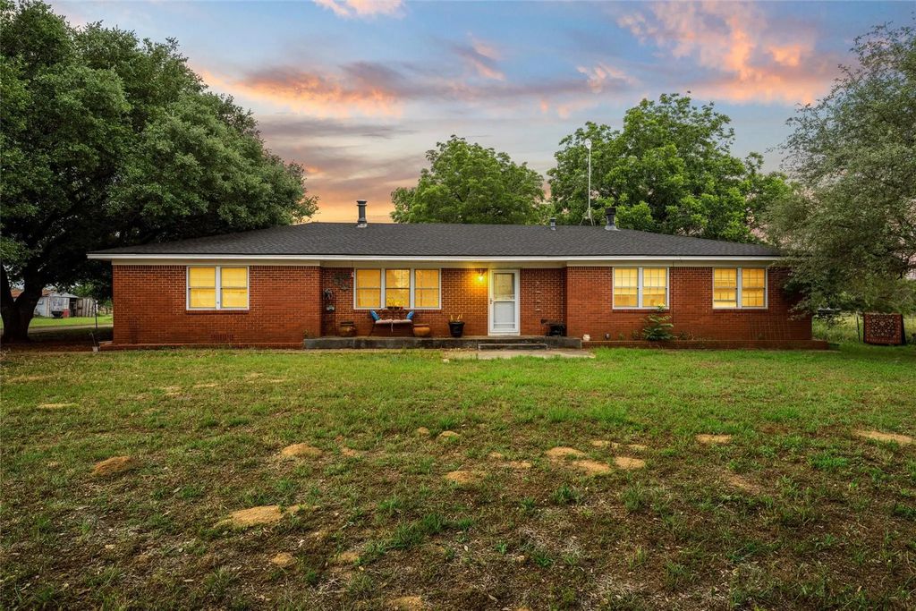 2554 State Highway 22, Whitney