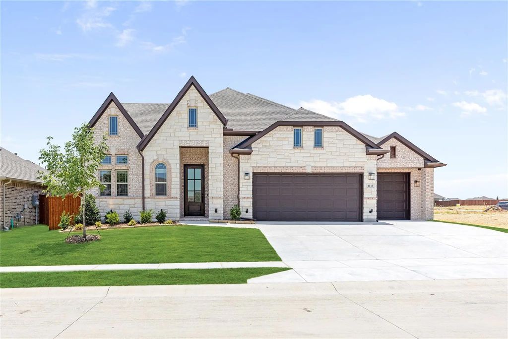 1033 Emerald Trace Drive, Justin