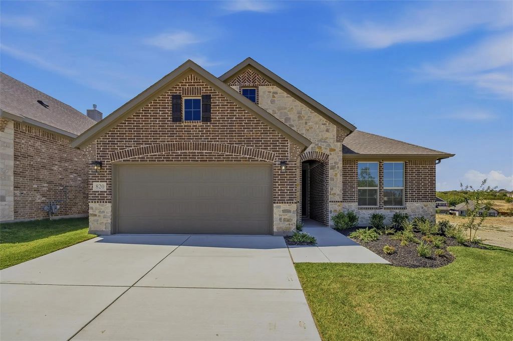 820 Elmstead Drive, Fort Worth