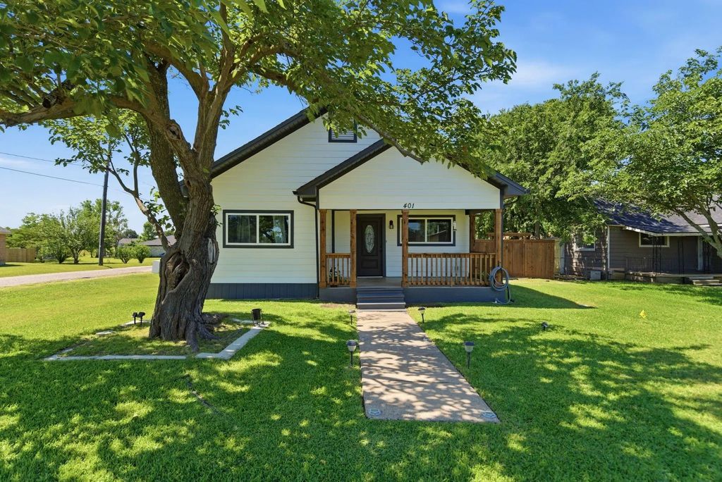 401 W Mesquite Street, Gunter