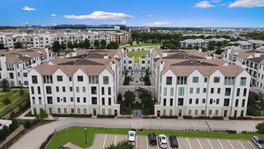5270 Town And Country Boulevard 111, Frisco