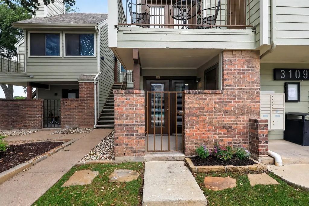 3109 Sondra Drive 107, Fort Worth