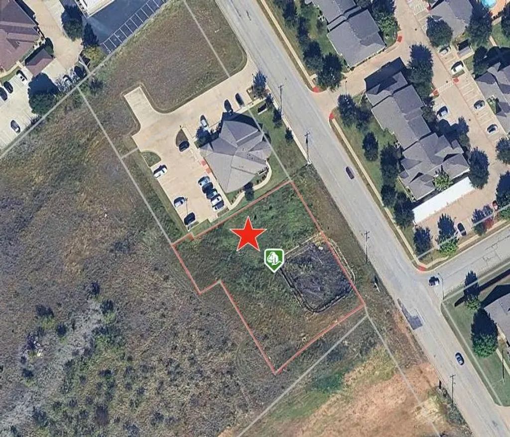 1120 N Meadows Drive, Granbury
