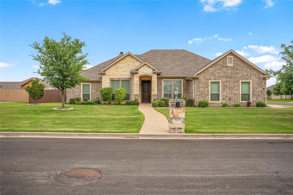 283 Briarleaf Circle, Hewitt