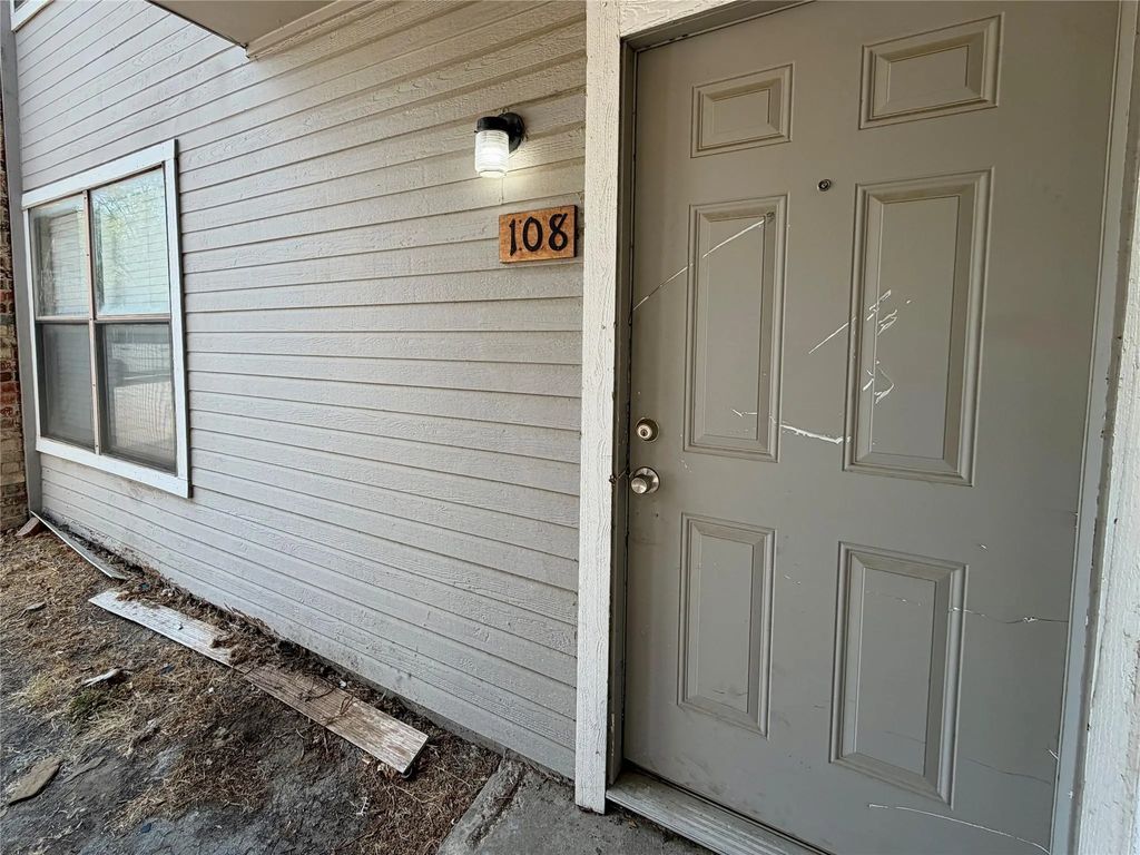2526 W Prairie Street 108, Denton