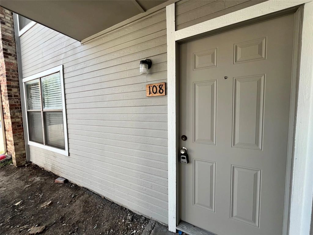 2526 W Prairie Street 108, Denton