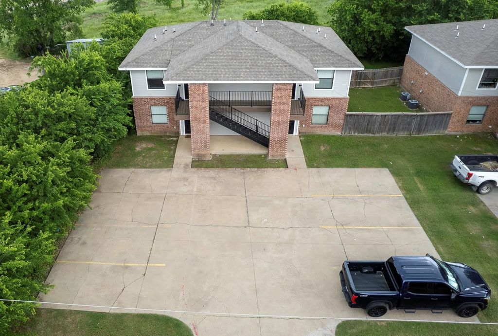 852 W Vanderbilt, Stephenville