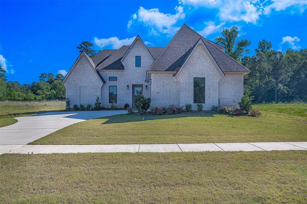 857 Walstonburg, Benton