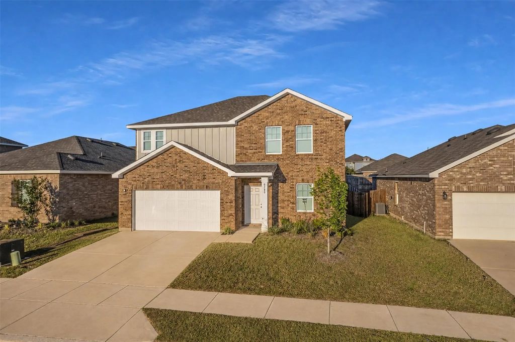 8348 Hawkview Drive, Fort Worth