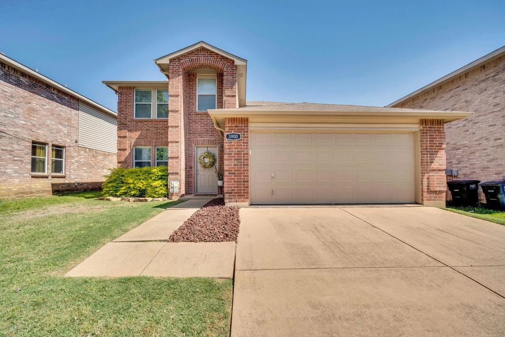 3900 Country Lane, Fort Worth