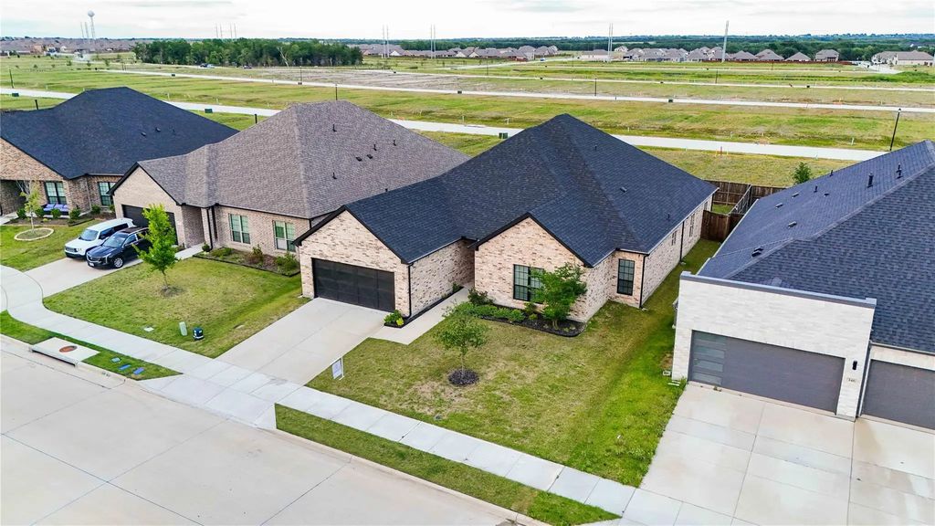 354 Rock Acre Drive, Lavon