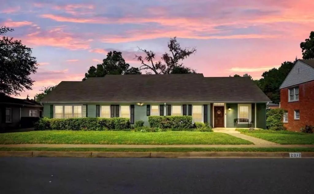 2017 Hilltop Drive, Tyler