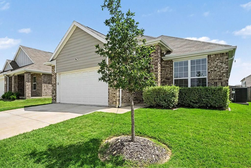 9828 Dynamics Drive, Fort Worth