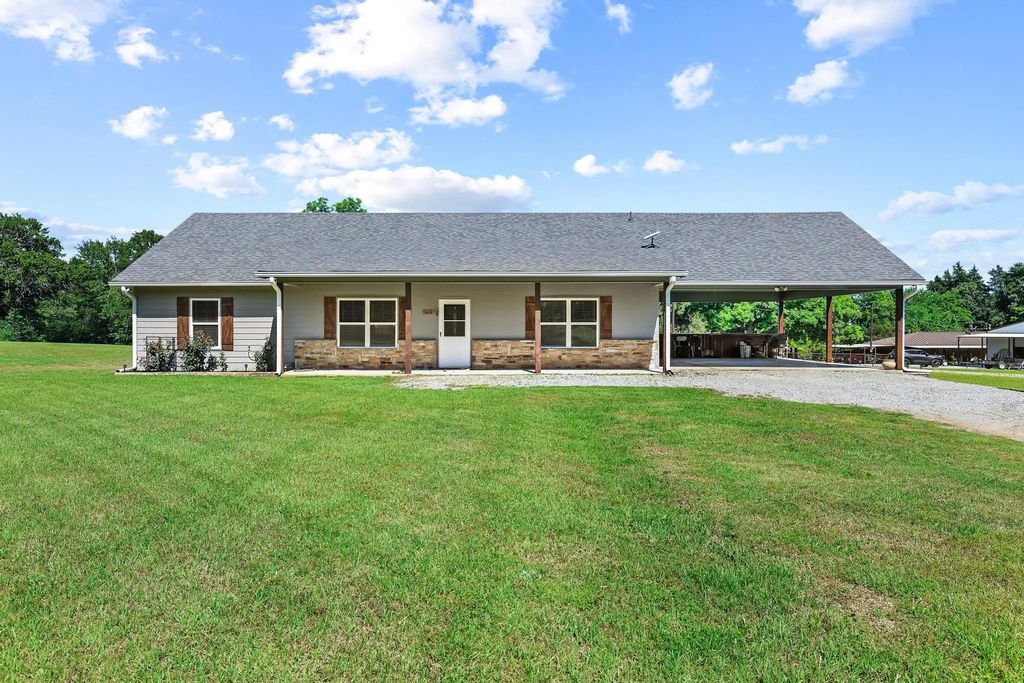 2658 Oak Ridge Road, Denison