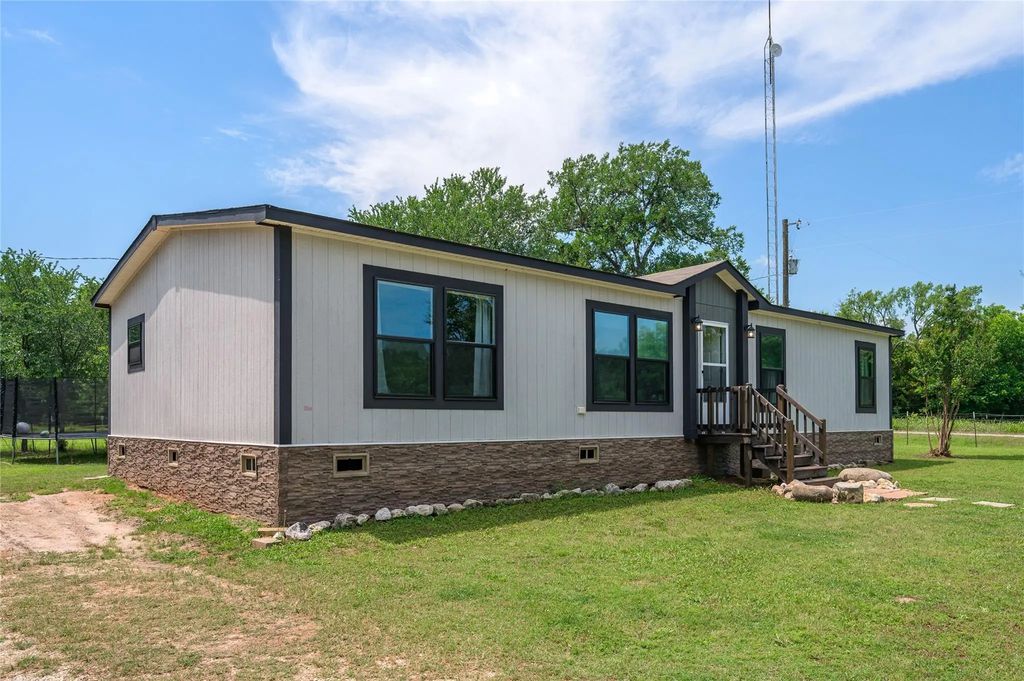 1742 Reynolds Lane, Sherman
