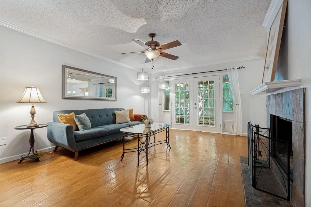 7452 E Northwest Highway 123, Dallas