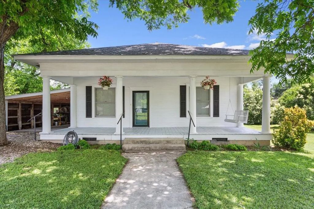 102 S Hogan Street, Holland