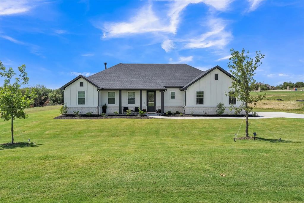 2004 Willy Dilly Road, Springtown