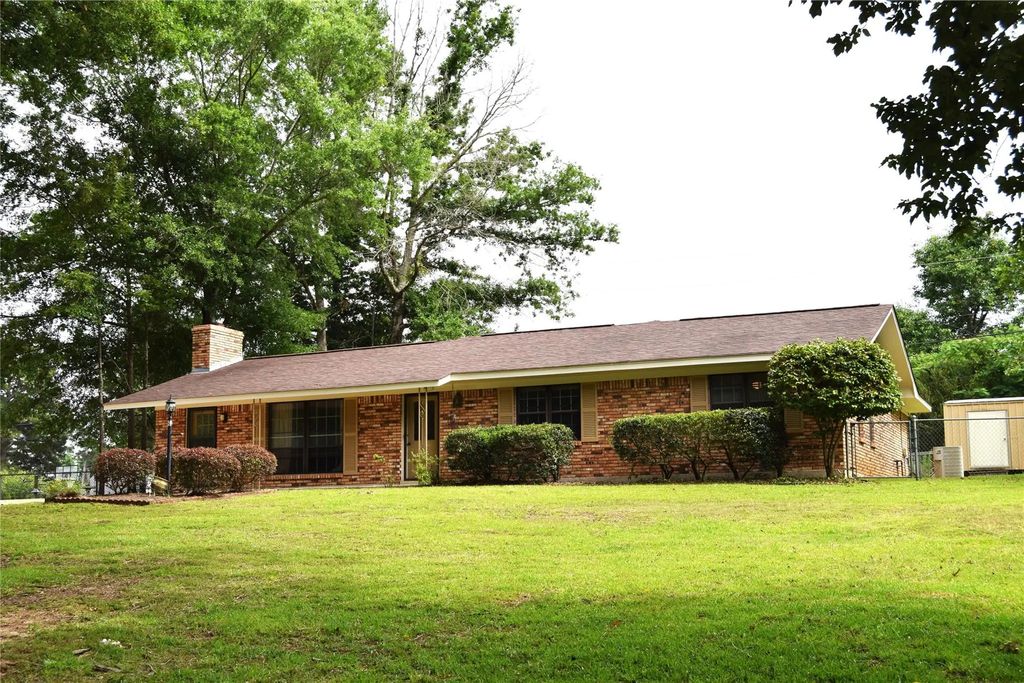 902 Hinton Street, Minden